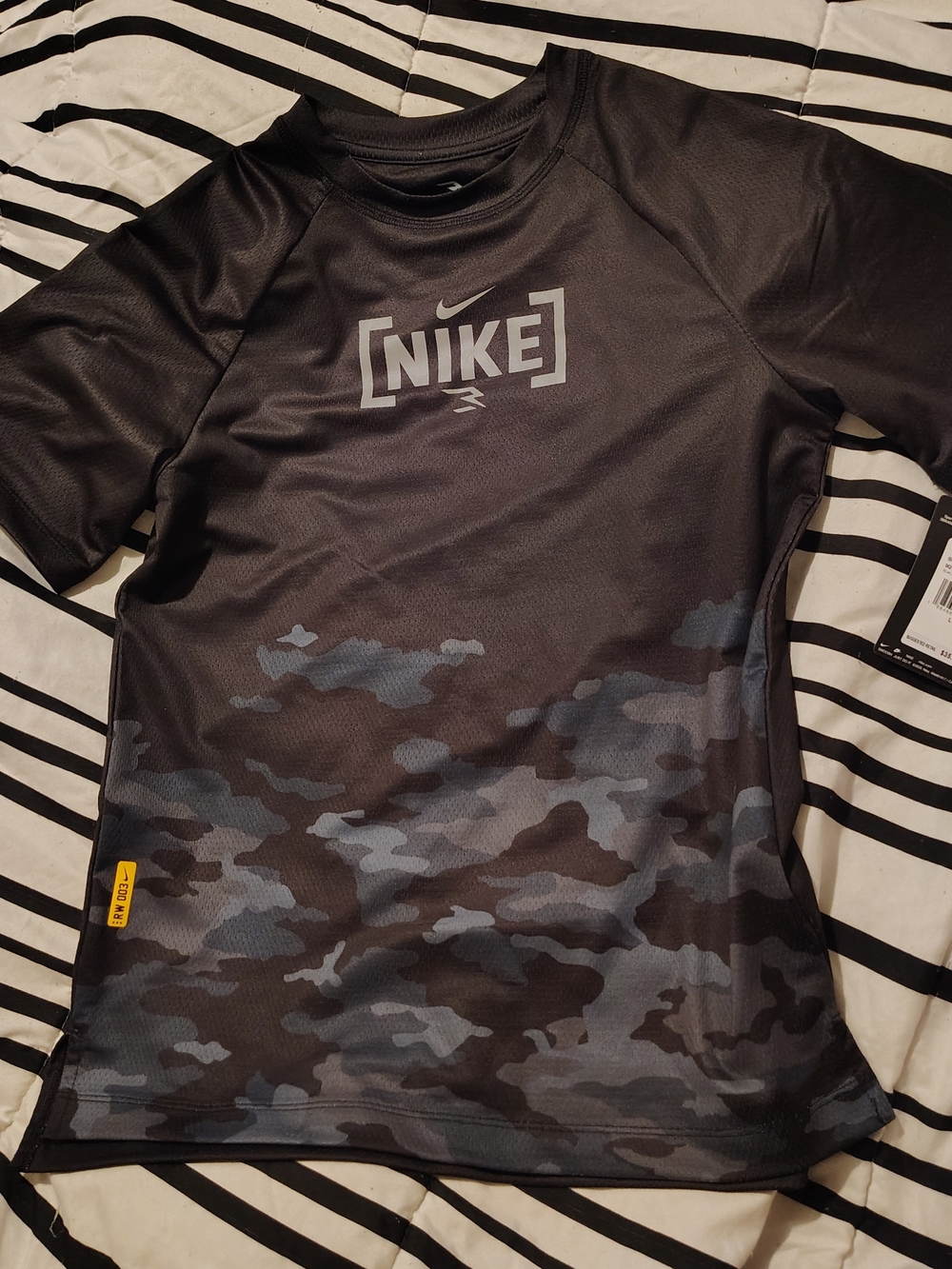 NWT Nike Black & Gray Camo Dri-FIT Athletic Shirt Boys Size Large